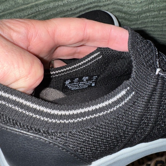 Bzees Women's Black and White Athletic Shoes - Picture 5 of 5